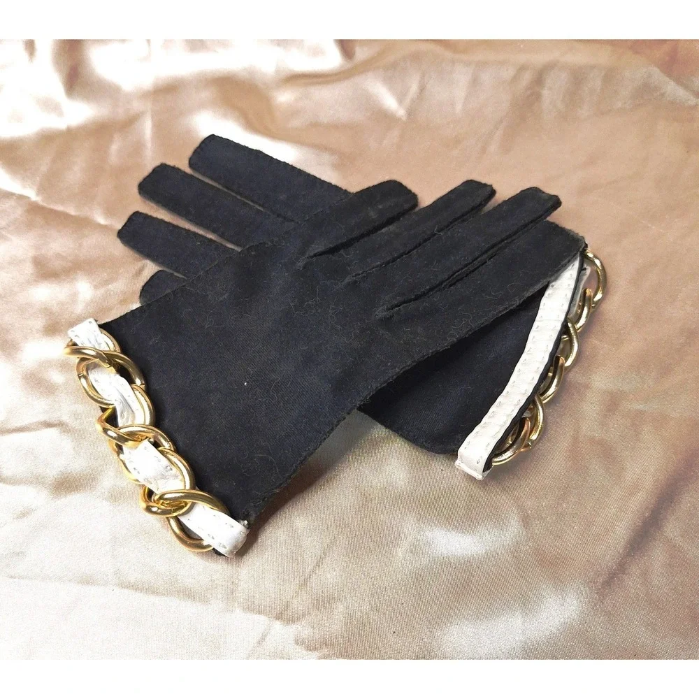 Elegant Women's black Kislov Suede gloves wth white‎ cuff trim and chain Size 7